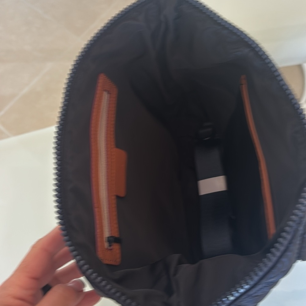 Wanda Nylon Navy Quilted Crossbody Bag - Picture 5 of 8